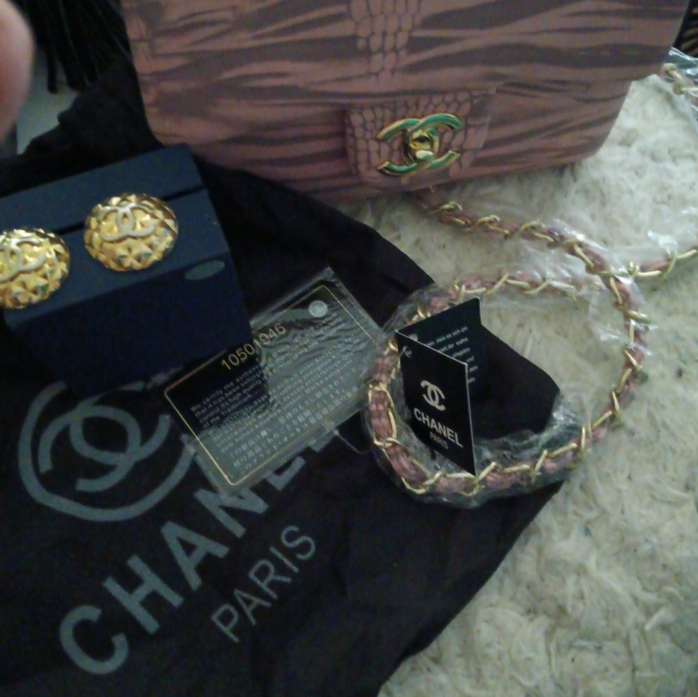 CHANEL EARRINGS VINTAGE CLIP LARGE